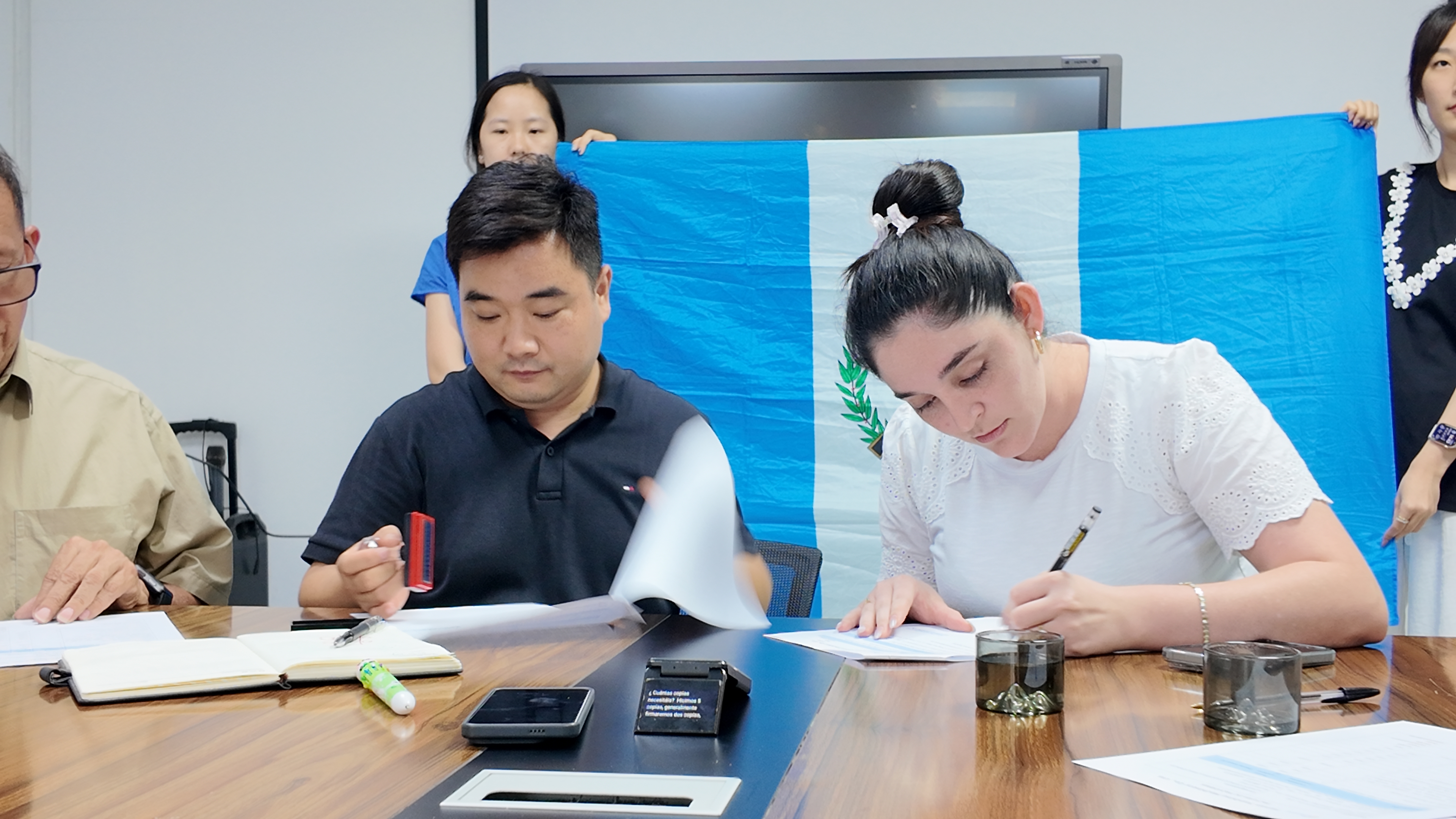 417b997ef5fd3b5710bdd0f31fbaf322