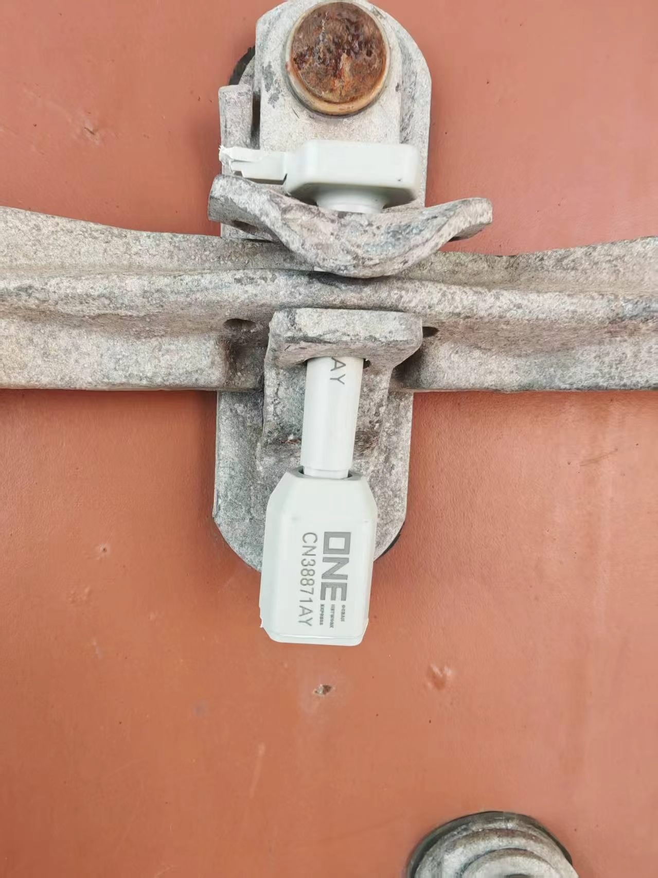 70e79390d4de296f3ef951dea1ad5c20