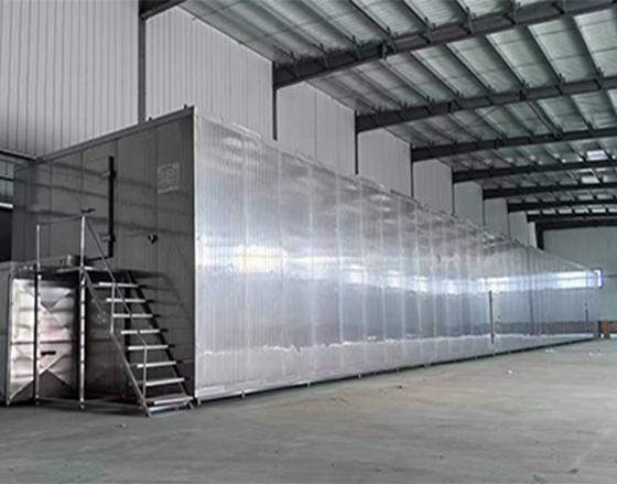 Solid belt tunnel freezer